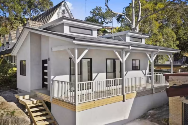 Granny-flat-sydney-covered-entertaining-balcony-alfresco-area-render-finish-dormer-windows