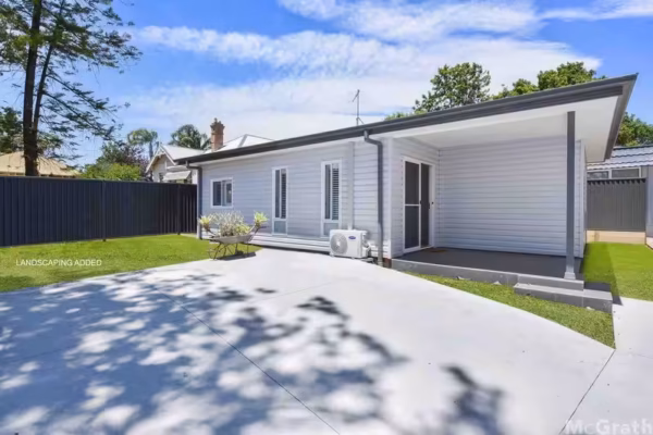 granny-flat-blue-gum-sydney-2-bedroom-Front-porch-cladding-berowra-roof-tiles