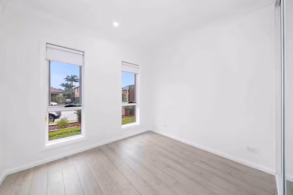 granny-flat-sydney-2-bedrooms-design-timber-laminate-floor-2-windows-white-ceilings-design-two-bedroom